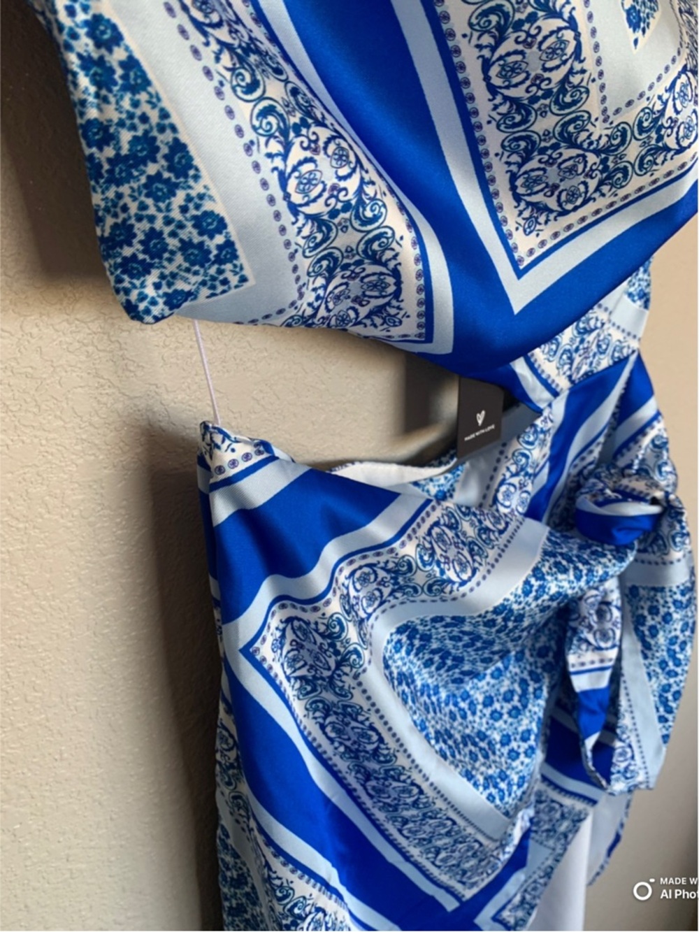 Lulus XS Vacay Beauty Blue Scarf Print One-Shoulder Tie Strap Midi Dress NWT - Picture 6 of 17